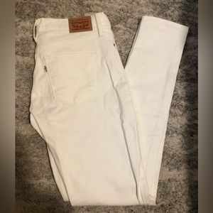 White Levi jeans